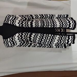Chico's Travelers Collection Black And White Chevron Print Open Cardigan